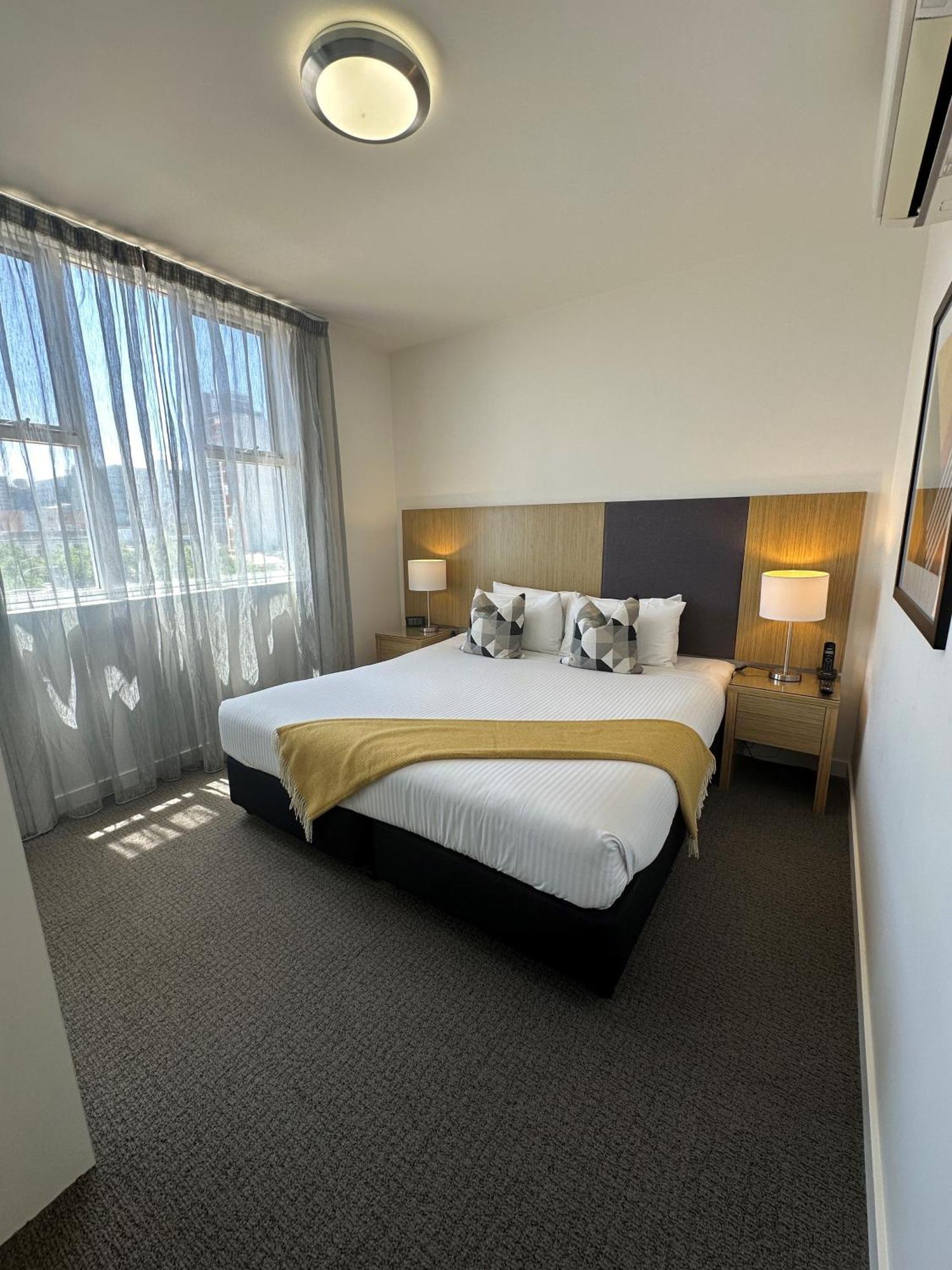 Quest King William South Aparthotel Adelaide Exterior photo